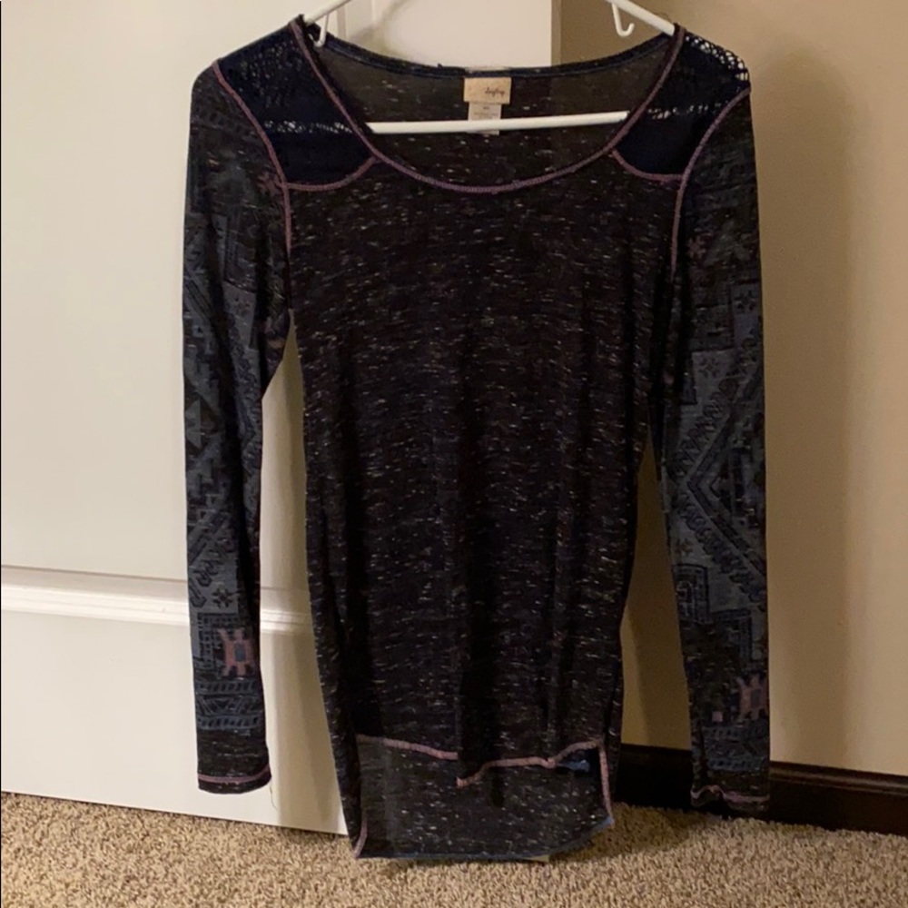 Daytrip long sleeve tee
